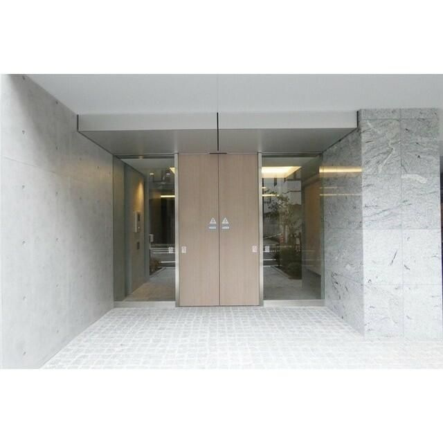 ＡＩＦＬＡＴ駒込一丁目のエントランス