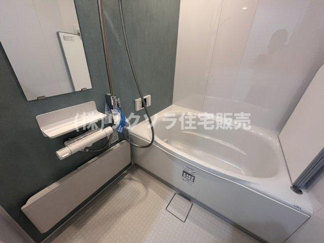 フロレスタ・ミオ山田池公園の浴室|浴室乾燥機付き
■物件内覧・資金計画相談・住宅ローン相談、リフォーム相談、お問合せ受付中■
※当日・翌日のご内覧、ご相談はお電話でのお問合せがスムーズです！