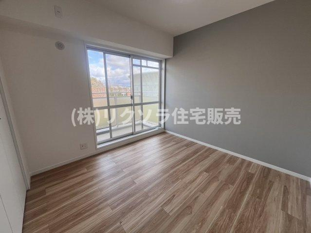 フロレスタ・ミオ山田池公園の寝室|洋室4.5帖
■物件内覧・資金計画相談・住宅ローン相談、リフォーム相談、お問合せ受付中■
※当日・翌日のご内覧、ご相談はお電話でのお問合せがスムーズです！