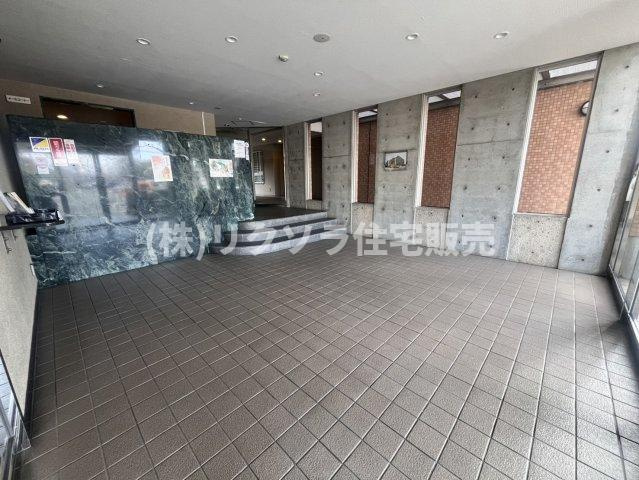 フロレスタ・ミオ山田池公園のエントランス|内部
■物件内覧・資金計画相談・住宅ローン相談、リフォーム相談、お問合せ受付中■
※当日・翌日のご内覧、ご相談はお電話でのお問合せがスムーズです！