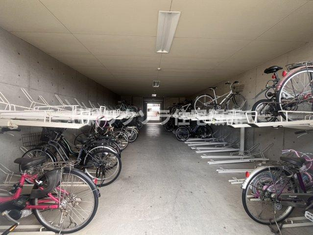 フロレスタ・ミオ山田池公園の駐輪場|■物件内覧・資金計画相談・住宅ローン相談、リフォーム相談、お問合せ受付中■
※当日・翌日のご内覧、ご相談はお電話でのお問合せがスムーズです！