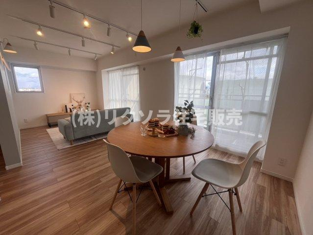 フロレスタ・ミオ山田池公園の居間・リビング|■物件内覧・資金計画相談・住宅ローン相談、リフォーム相談、お問合せ受付中■
※当日・翌日のご内覧、ご相談はお電話でのお問合せがスムーズです！