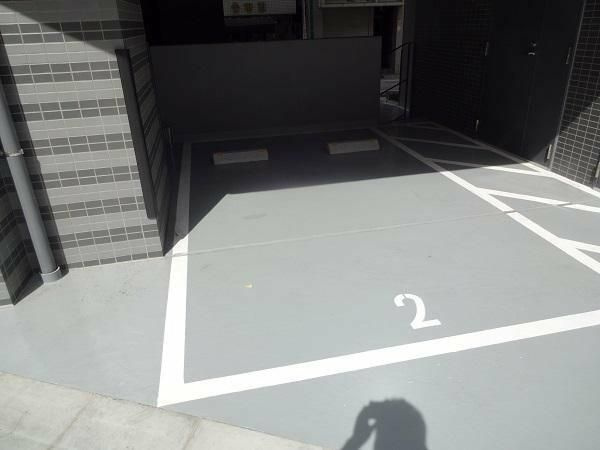 ＡＸＡＳ目白アジールコートの駐車場