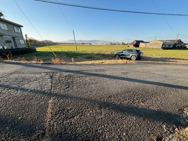 宇城市松橋町砂川土地の前面道路含む現地写真