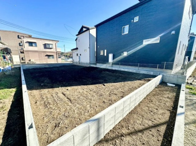 【外観】 | 裾野市茶畑 2期 新築一戸建て | 現在建築中の外観画像です。ご内覧は同じメーカーの完成物件へご案内いたしますので、いつでもご相談ください！
