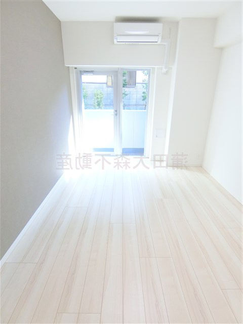 アジールコート武蔵新田の居間・リビング|洋室8.2帖