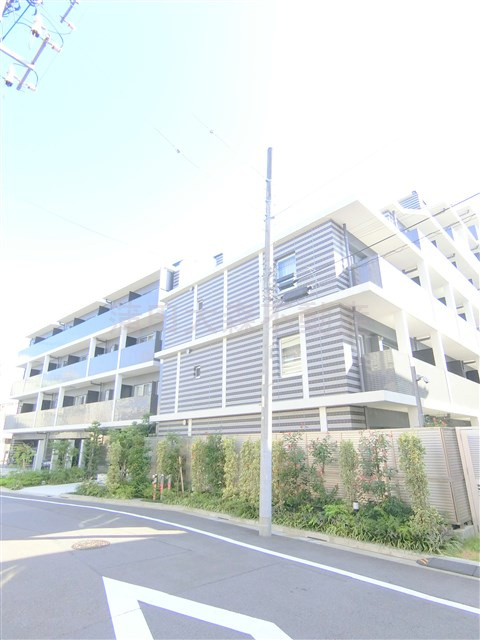 アジールコート武蔵新田の外観