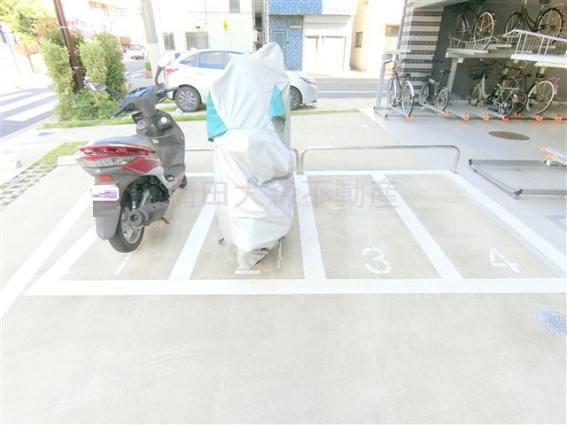 アジールコート武蔵新田の駐車場|バイク置き場　空き状況等詳細はお問合せ下さい。