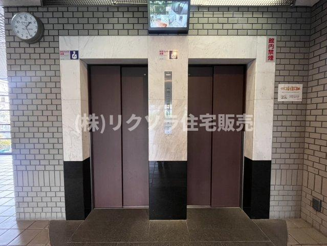 オークヒルズ香里四番館のその他共用部分|エレベーター2基　防犯カメラ有
■物件内覧・資金計画相談・住宅ローン相談、リフォーム相談、お問合せ受付中■
※当日・翌日のご内覧、ご相談はお電話でのお問合せがスムーズです！