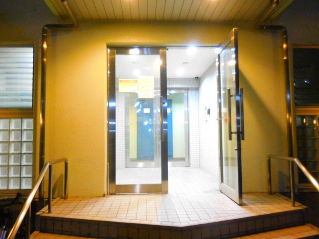 T’Sコートのエントランス