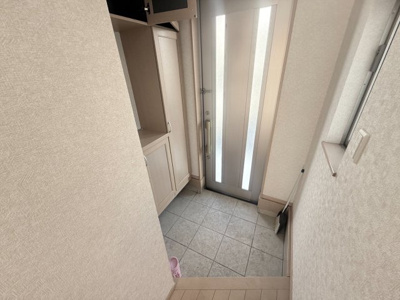 【玄関】 | 北相馬郡利根町もえぎ野台《角地日当たり良し♪中古戸建》