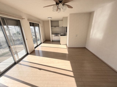 【居間・リビング】 | 北相馬郡利根町もえぎ野台《角地日当たり良し♪中古戸建》