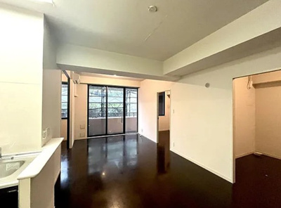 【居間・リビング】 | クレアールフレスカ | こちらの居間で趣味の時間をお楽しみください