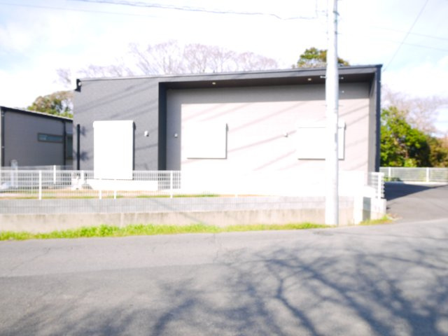 東金市菱沼　平屋中古戸建の外観|令和6年1月築  駐車4台可能JR東金線求名駅徒歩約7分 都市ガス トアトライウェル徒歩約11分
