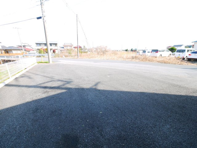 東金市菱沼　平屋中古戸建の駐車場|令和6年1月築  駐車4台可能JR東金線求名駅徒歩約7分 都市ガス トアトライウェル徒歩約11分