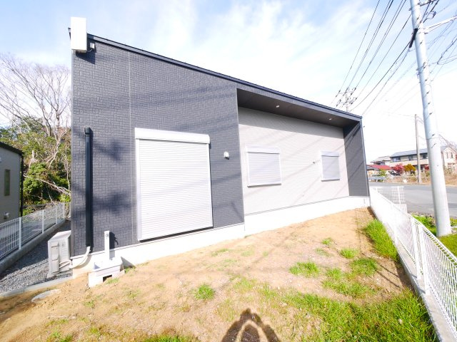 東金市菱沼　平屋中古戸建の庭|令和6年1月築  駐車4台可能JR東金線求名駅徒歩約7分 都市ガス トアトライウェル徒歩約11分