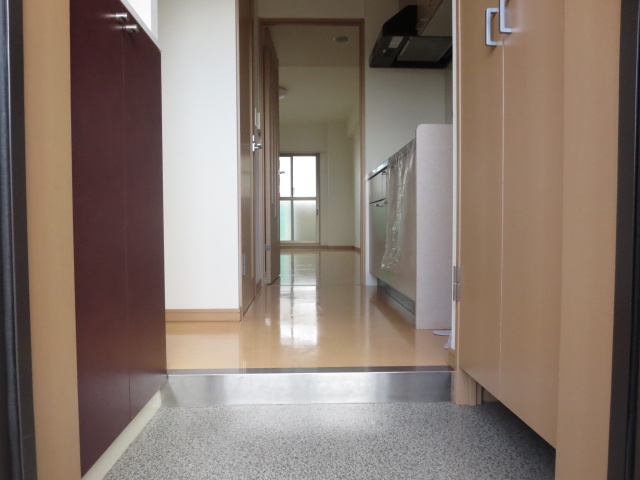 ティラヴェント中津の玄関