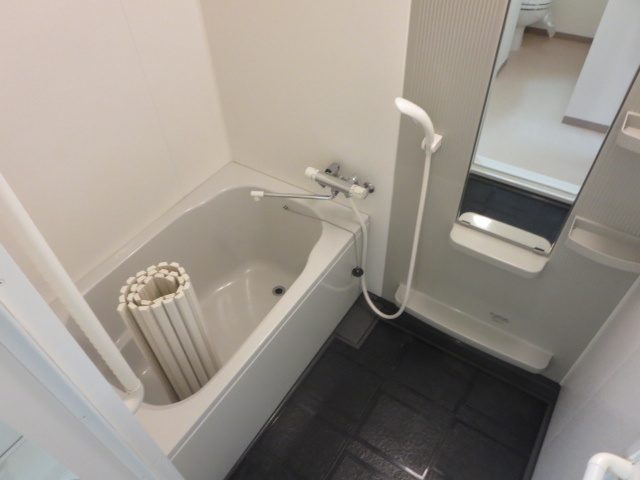 ティラヴェント中津の浴室