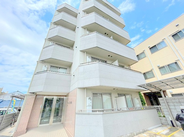 カルム西淡路の外観