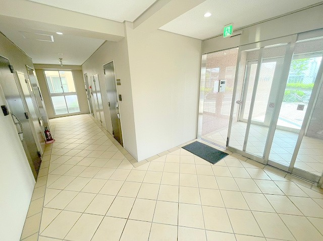 カルム西淡路のエントランス
