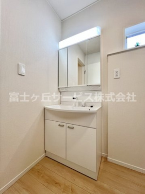 【独立洗面台】 | 富士市増川 3期 新築一戸建て 1号棟 | 独立洗面台です