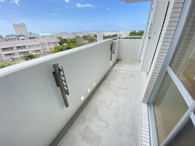 識名リゾート・ローズガーデンのバルコニー|階数は異なります。