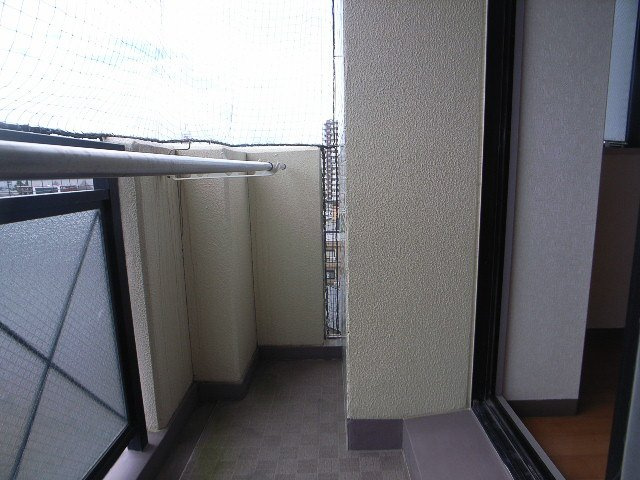 ダイナコート久留米レジックス　8階のバルコニー|別号室のものになります。現状優先。