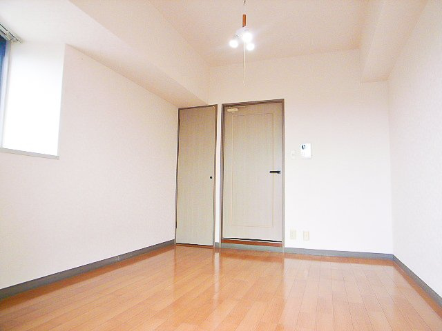 ダイナコート久留米レジックス　8階の居間・リビング|別号室のものになります。現状優先。