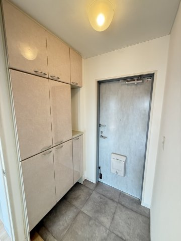 スカイビュー雄湊の玄関