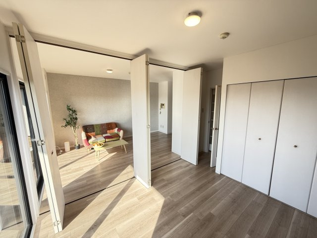 スカイビュー雄湊の洋室