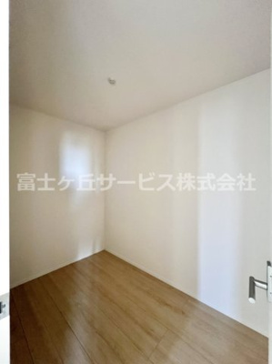 【洋室】 | 富士市増川 3期 新築一戸建て 4号棟 | ストレージルームです
