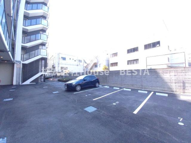 Cion KOBE Baysideの駐車場