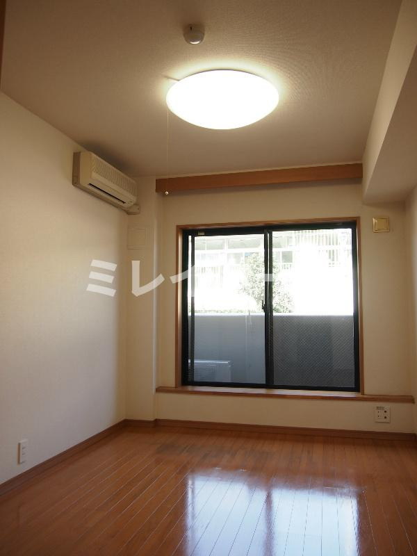 ルーブル上池台壱番館の居間・リビング