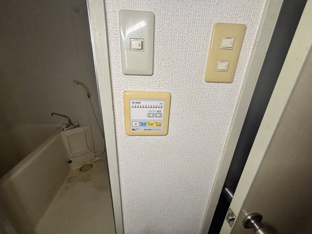 ハイム　アンゲネーム　１０３号室の玄関