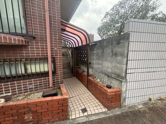 ハイム　アンゲネーム　１０３号室のエントランス