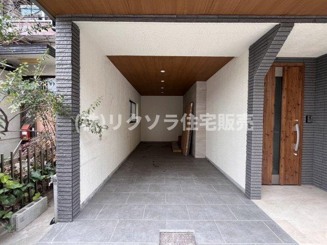 長栄寺町　中古一戸建ての駐車場|ビルトインガレージ
■物件内覧・資金計画相談・住宅ローン相談、リフォーム相談、お問合せ受付中■
※当日・翌日のご内覧、ご相談はお電話でのお問合せがスムーズです！