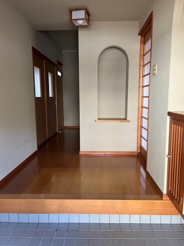 西大島２売戸建ての玄関