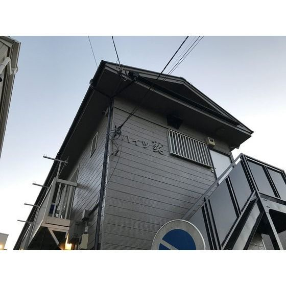 ハイツ英の外観