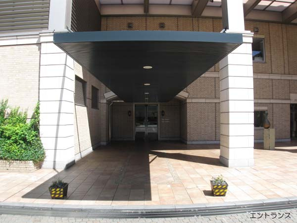 【エントランス】 | 代官山アドレス | オートロック付きでセキュリティ面も安心。