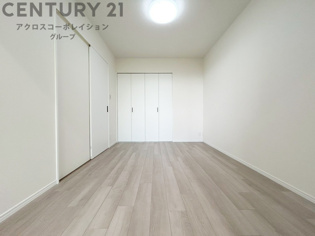 創造性や成長を促す遊びの空間を提供。学習や趣味に集中できる環境を整えます。個別のプライベートスペースは自己表現と自立心を育み、心地よい睡眠環境を整えリラックスできる場所を提供。