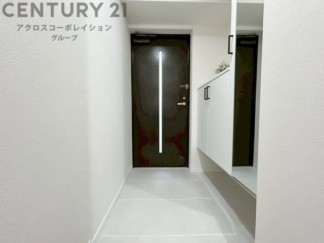 玄関収納付きの玄関です　家族皆様の履物をしっかり収納できます