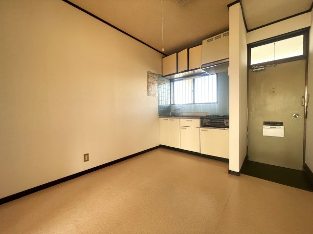 ミヨシコーポA棟の居間・リビング