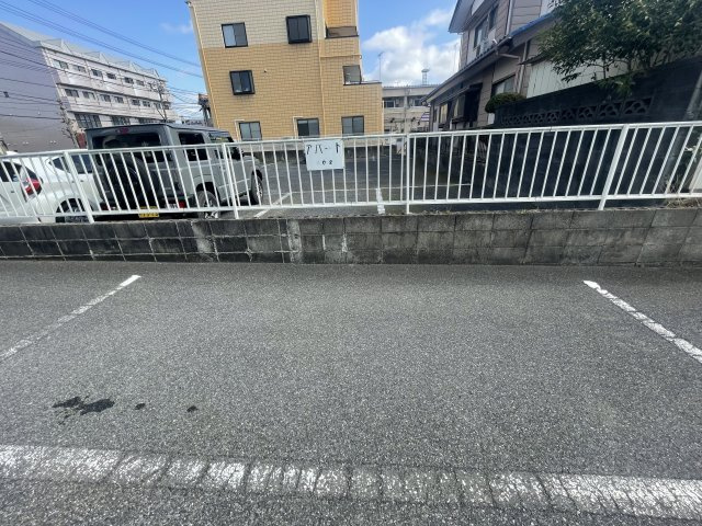 ミヨシコーポA棟の駐車場