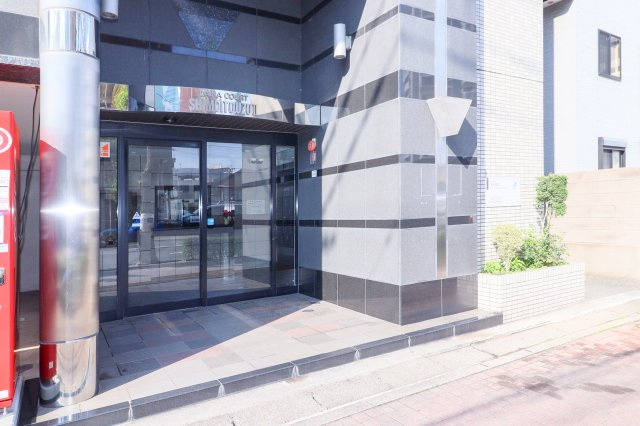 ダイナコート小倉下到津Ⅱ　2階のエントランス