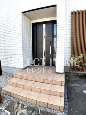 【エントランス】 | 幸田町大字六栗戸建 | ゆとりのあるエントランスです