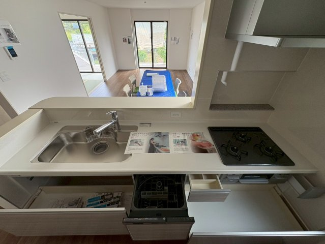 ◆◆豊見城市渡橋名浜原-全10邸のキッチン|※26号棟　現地撮影1月