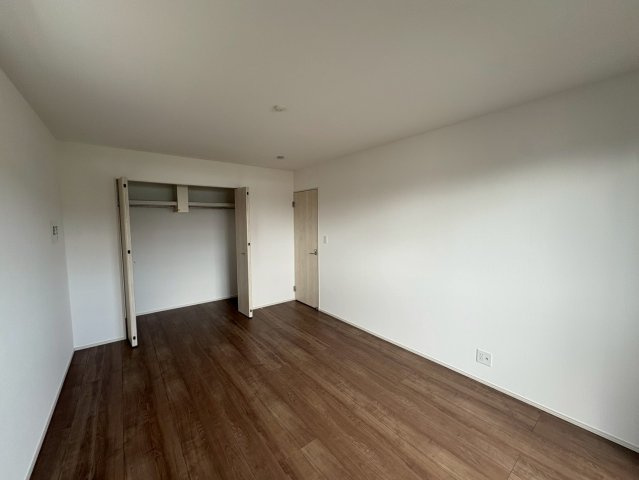 ◆◆豊見城市渡橋名浜原-全10邸の洋室|※26号棟　現地撮影1月