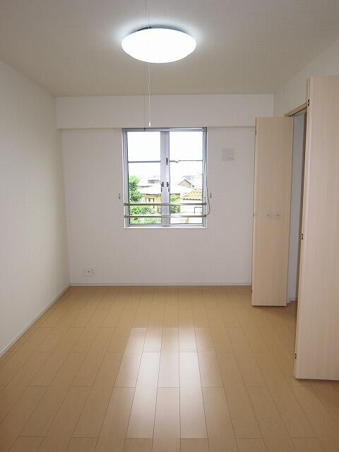 稲城市押立のアパートの内装