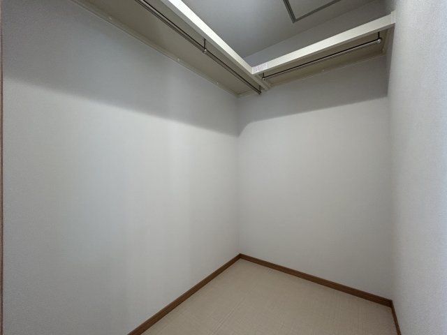 南国市里改田　新築一戸建ての収納|洗面室内にファミリークローゼットもあります！