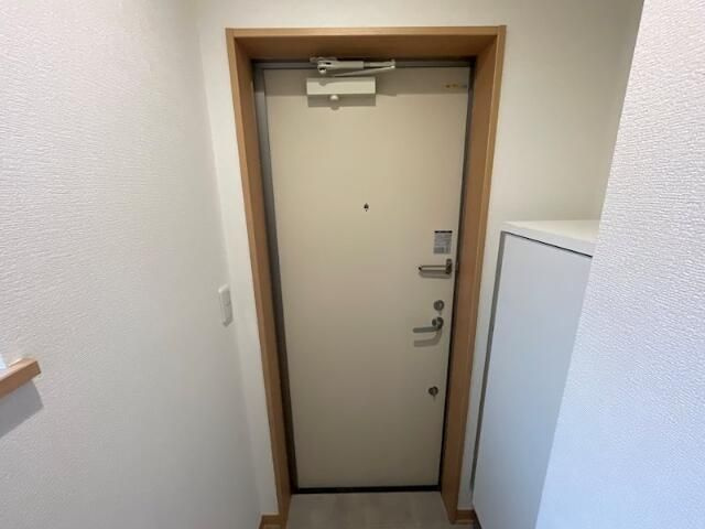 ブレッツァ　ヤヒロ（Breezza Yahiro）の玄関